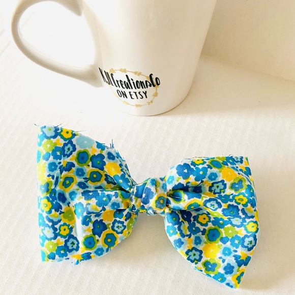 5/$25 Blue and Yellow Flower Bow Clip Rough Edge - Picture 1 of 4